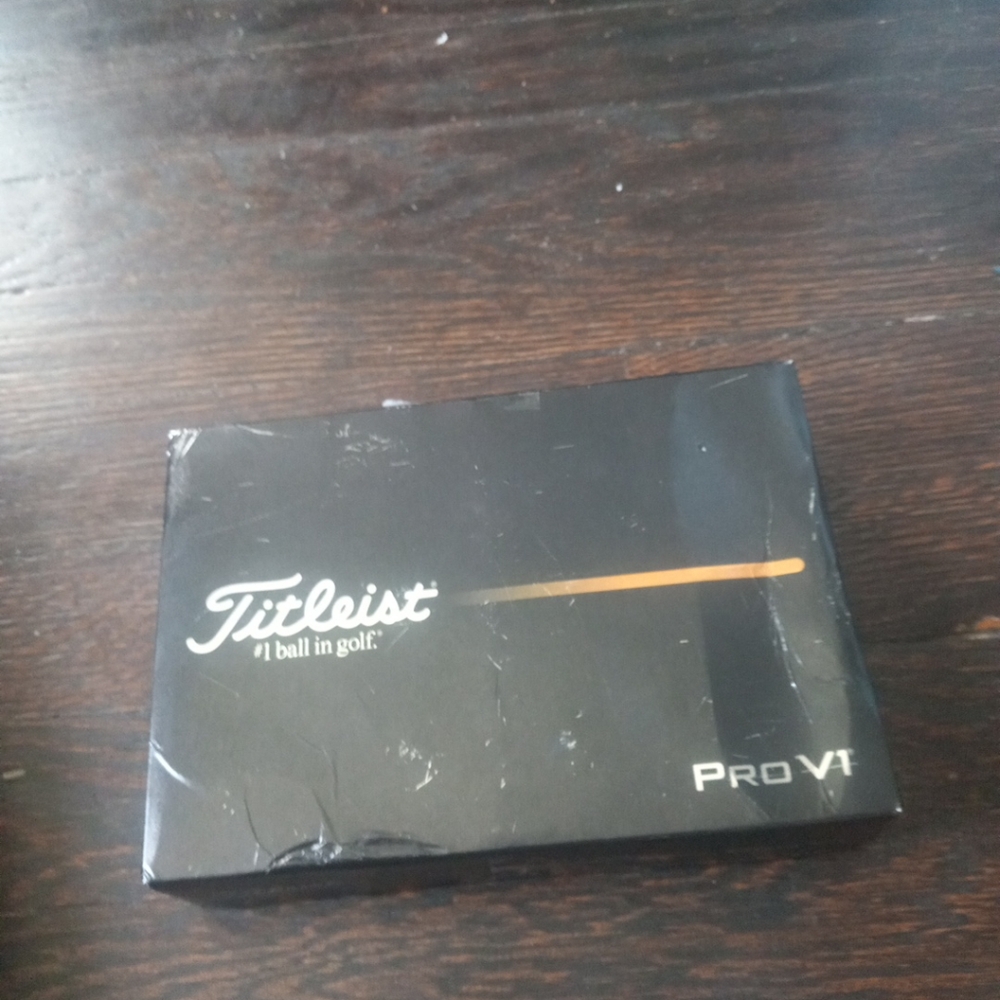 Used. (12) Titleist PRO V1 Golf Balls: 2025. White. ONE DOZEN.